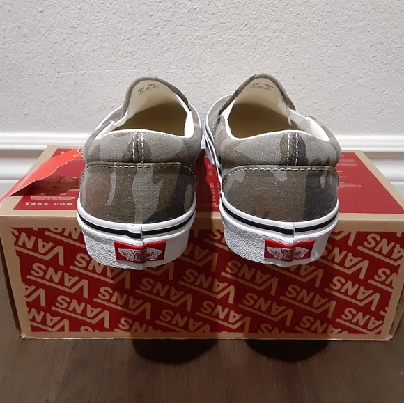 Vans - Picture 3 of 4